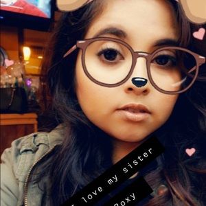 Meet your Posher, Roxy